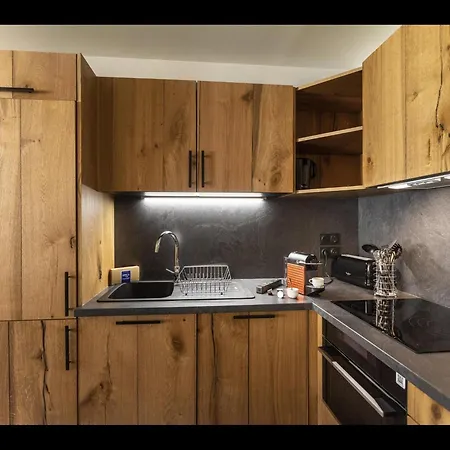 4 Pieces 8 Pers Vue Montagne * Samoens